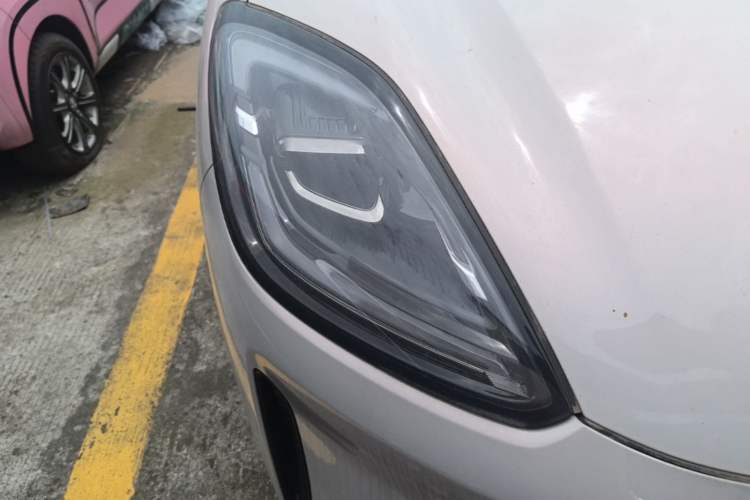 Used Wuling Bingo S 2025 Model 325km Flagship Edition Right Front Headlight