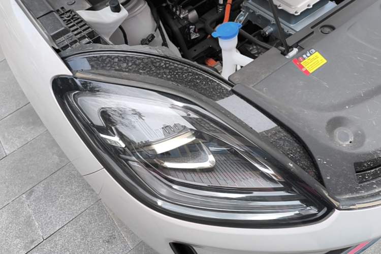 Used Wuling Bingo S 2025 Model 430km Flagship Edition Right Front Headlight