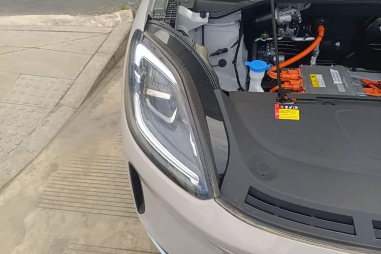Used Wuling Bingo S 2025 Model 325km Flagship Edition Right Front Headlight