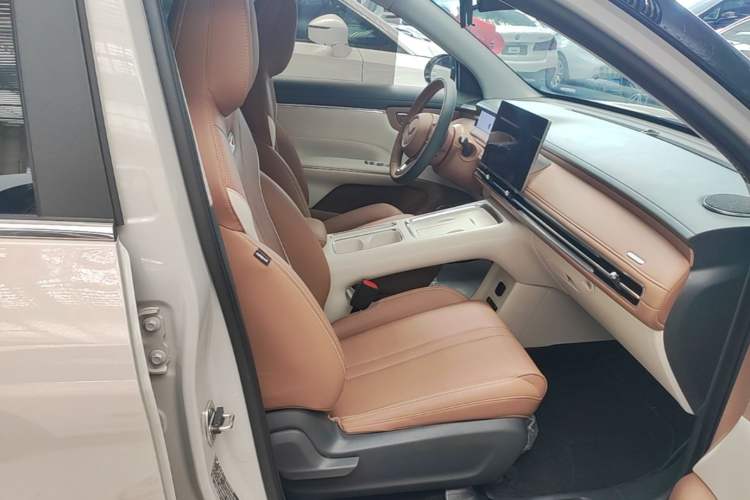 Used Wuling Bingo S 2025 Model 325km Deluxe Edition Right Front Seat