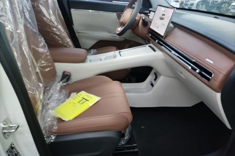 Used Wuling Bingo S 2025 Model 325km Deluxe Edition Right Front Seat