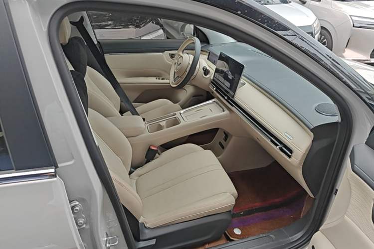 Used Wuling Bingo S 2025 Model 430km Flagship Edition Right Front Seat