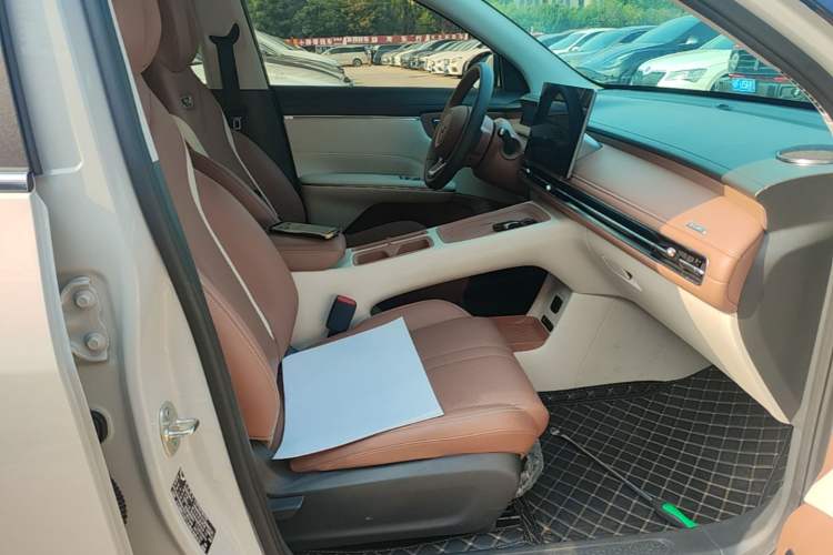 Used Wuling Bingo S 2025 Model 325km Deluxe Edition Right Front Seat