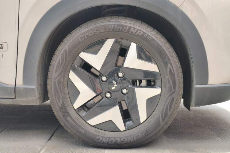 Used Wuling Bingo S 2025 Model 430km Flagship Edition Right Front Wheel Hub