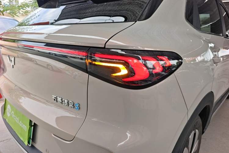 Used Wuling Bingo S 2025 Model 325km Deluxe Edition Right Rear Taillight
