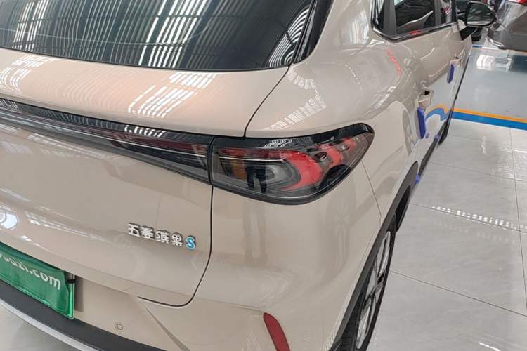 Used Wuling Bingo S 2025 Model 325km Deluxe Edition Right Rear Taillight