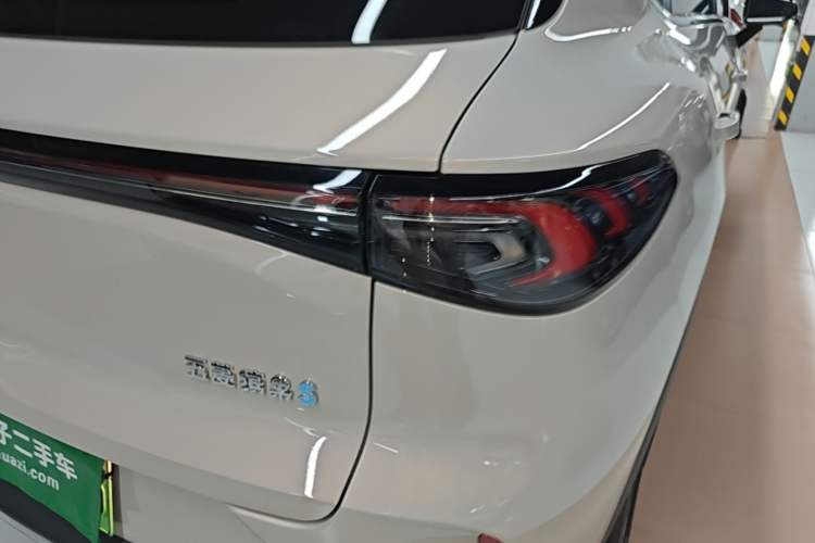 Used Wuling Bingo S 2025 Model 430km Flagship Edition Right Rear Taillight