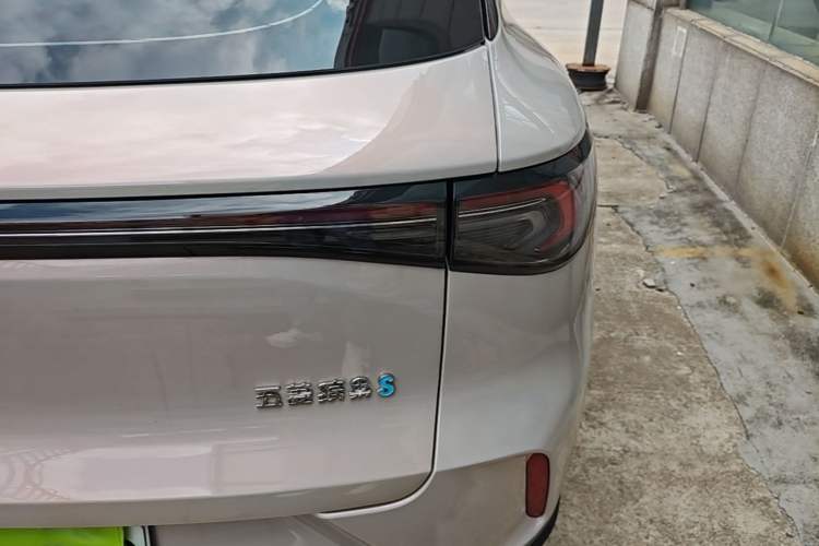 Used Wuling Bingo S 2025 Model 430km Flagship Edition Right Rear Taillight