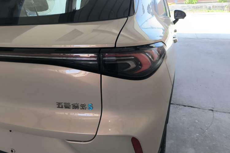 Used Wuling Bingo S 2025 Model 325km Deluxe Edition Right Rear Taillight