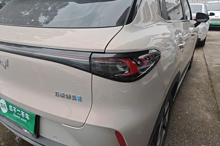 Used Wuling Bingo S 2025 Model 430km Flagship Edition Right Rear Taillight