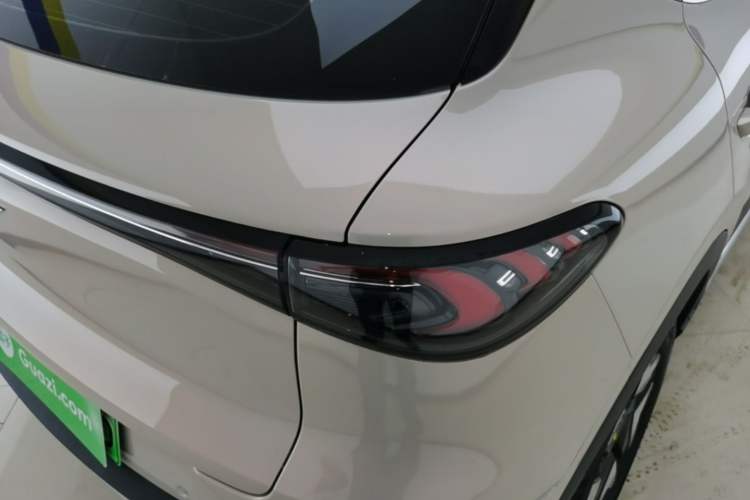 Used Wuling Bingo S 2025 Model 430km Flagship Edition Right Rear Taillight