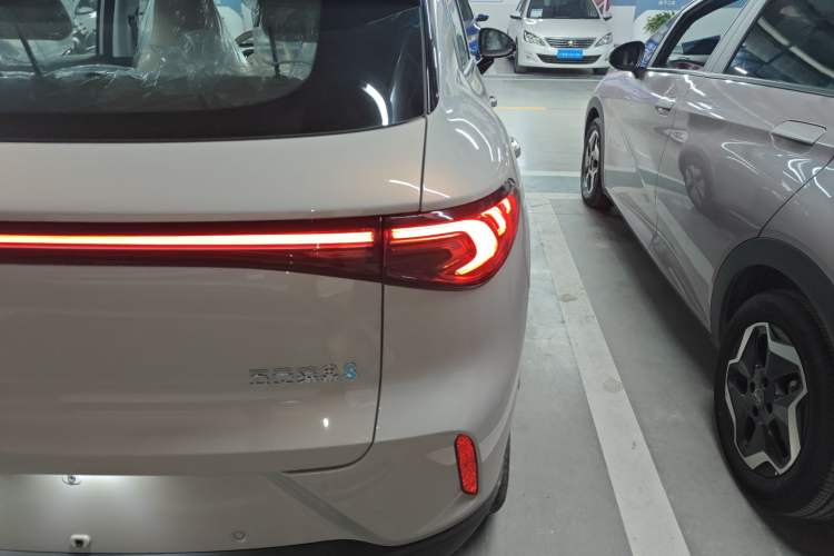 Used Wuling Bingo S 2025 Model 325km Deluxe Edition Right Rear Taillight