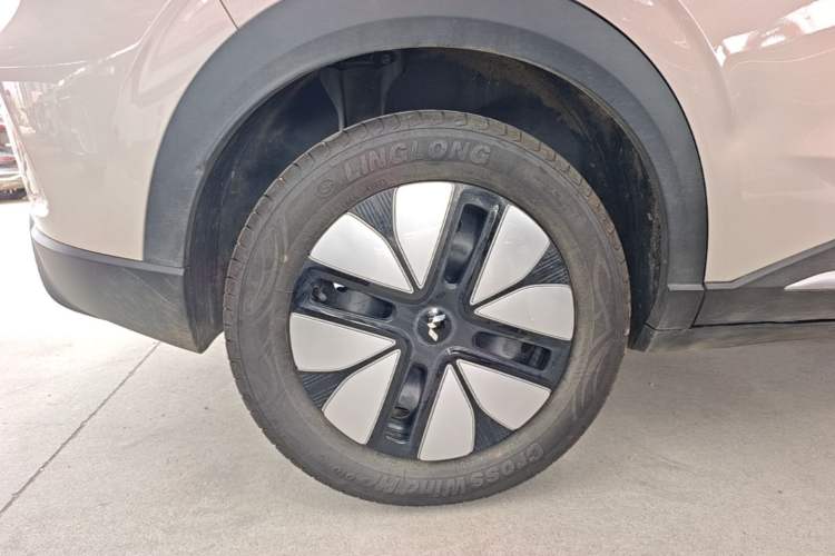Used Wuling Bingo S 2025 Model 325km Deluxe Edition Right Rear Wheel Hub