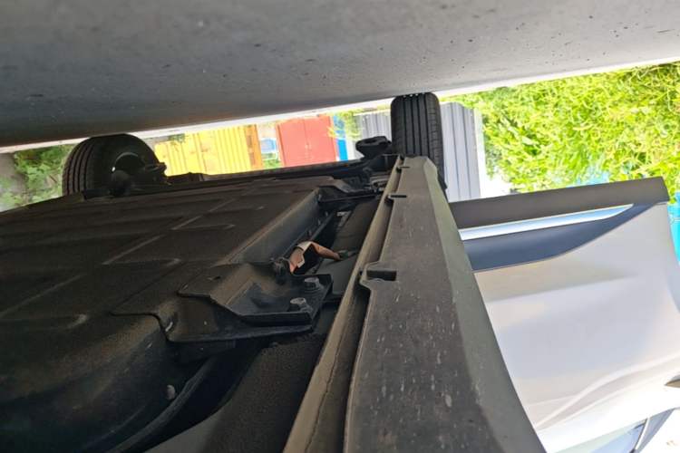 Used Wuling Bingo S 2025 Model 325km Deluxe Edition Right Side Sill