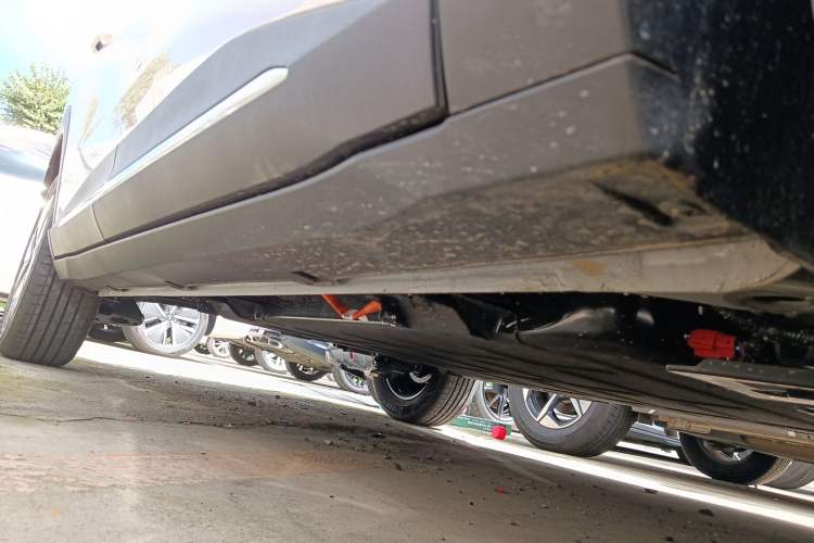 Used Wuling Bingo S 2025 Model 325km Deluxe Edition Right Side Sill