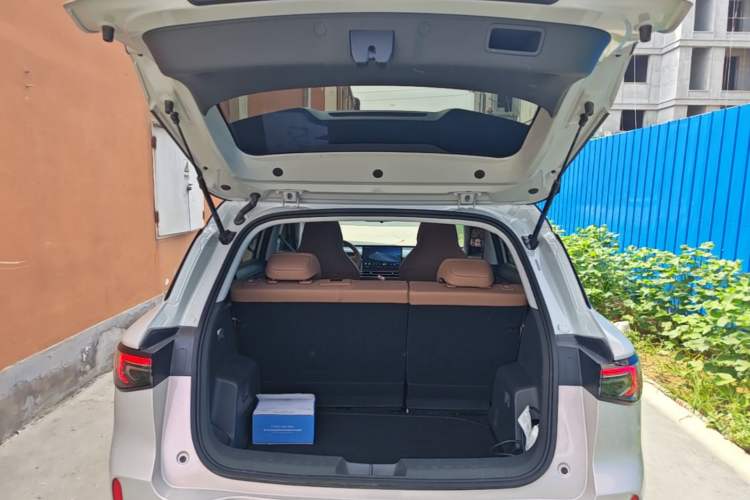 Used Wuling Bingo S 2025 Model 325km Deluxe Edition Trunk
