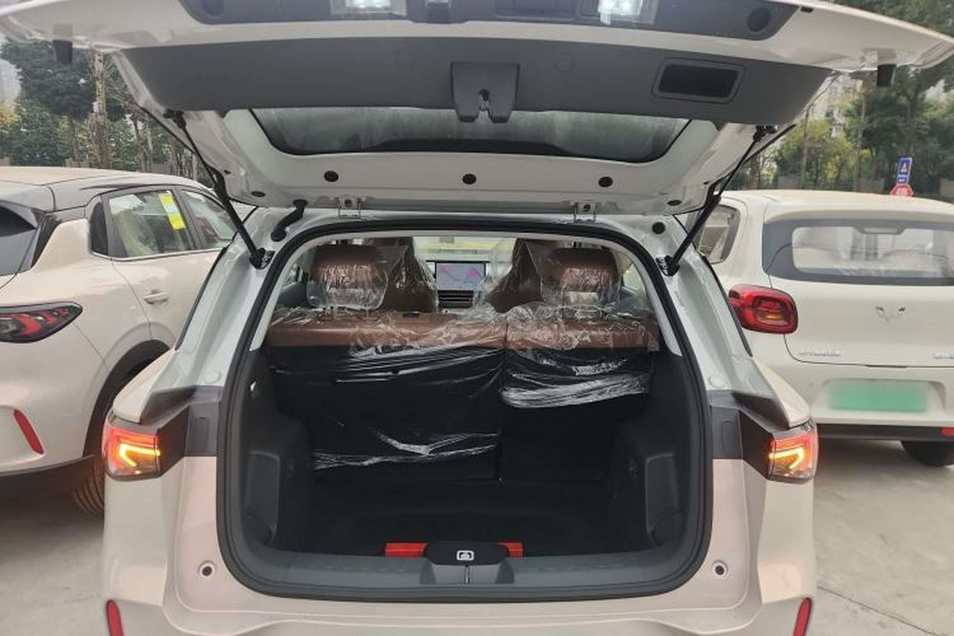 Used Wuling Bingo S 2025 Model 325km Deluxe Edition Trunk