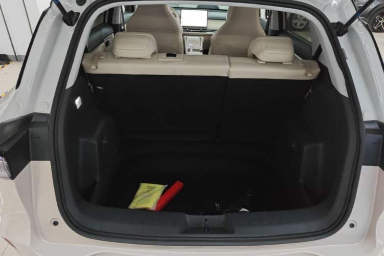 Used Wuling Bingo S 2025 Model 325km Flagship Edition Trunk