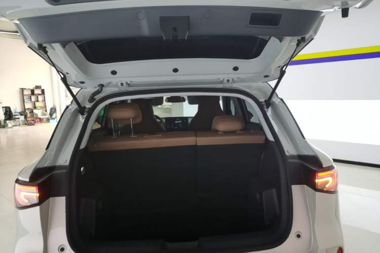 Used Wuling Bingo S 2025 Model 430km Flagship Edition Trunk