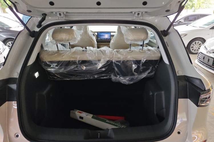 Used Wuling Bingo S 2025 Model 325km Deluxe Edition Trunk