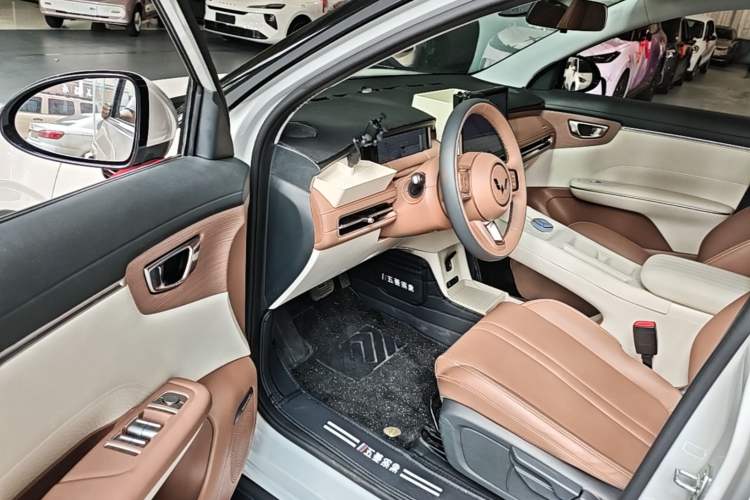 Used Wuling Bingo S 2025 Model 325km Deluxe Edition Driver Seat