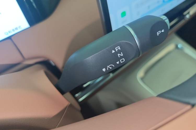 Used Wuling Bingo S 2025 Model 430km Flagship Edition Gear Lever