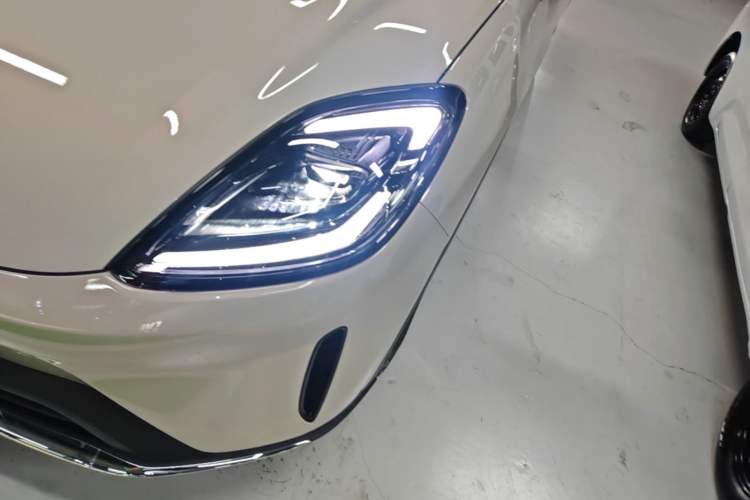 Used Wuling Bingo S 2025 Model 430km Flagship Edition Left Front Headlight