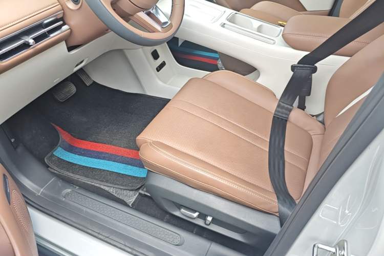 Used Wuling Bingo S 2025 Model 430km Flagship Edition Left Front Seat
