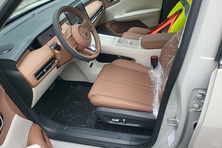 Used Wuling Bingo S 2025 Model 325km Flagship Edition Left Front Seat
