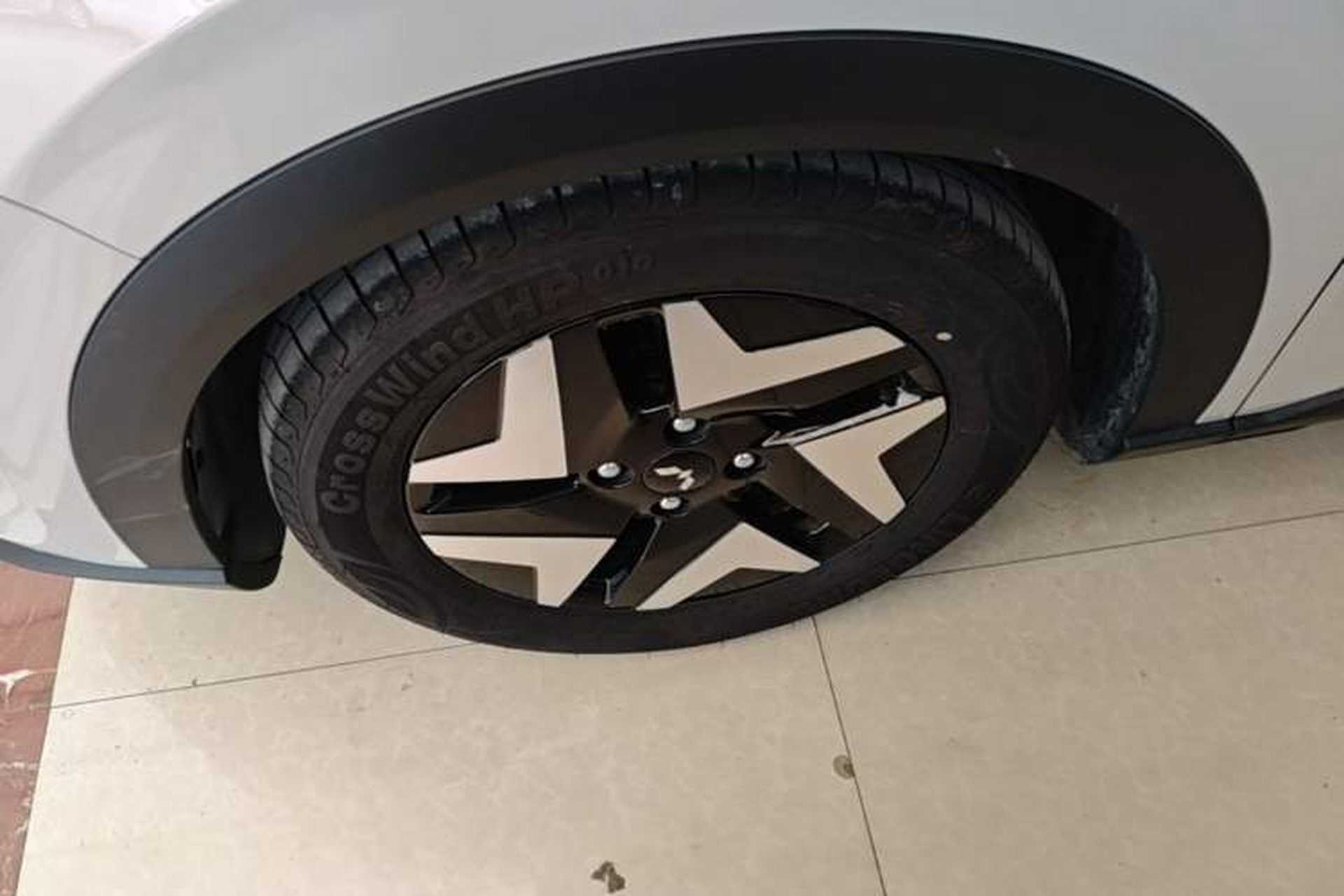 Used Wuling Bingo S 2025 Model 430km Flagship Edition Left Front Wheel Hub
