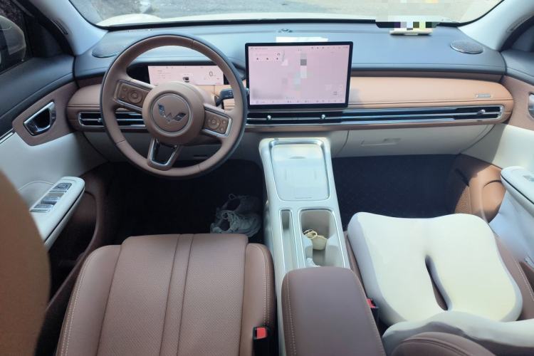 Used Wuling Bingo S 2025 Model 430km Deluxe Edition Center Console