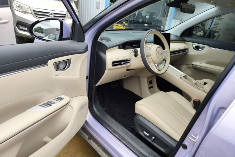 Used Wuling Bingo S 2025 Model 325km Flagship Edition Driver Seat