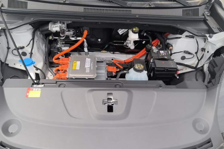 Used Wuling Bingo S 2025 Model 325km Flagship Edition Engine Bay