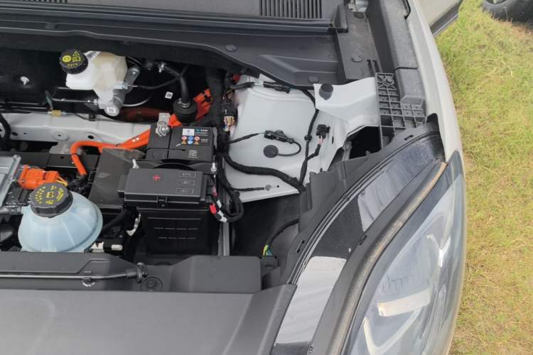 Used Wuling Bingo S 2025 Model 325km Flagship Edition Engine Bay Left