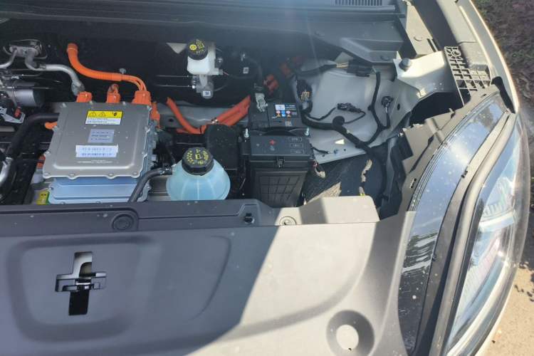 Used Wuling Bingo S 2025 Model 430km Deluxe Edition Engine Bay Left
