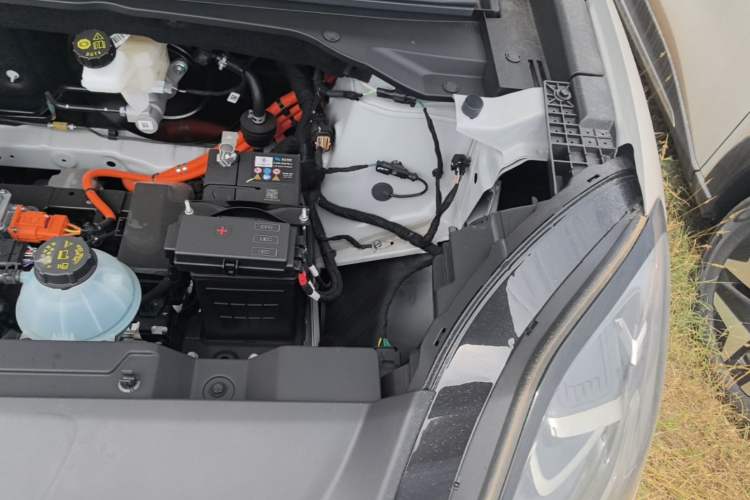 Used Wuling Bingo S 2025 Model 325km Flagship Edition Engine Bay Left