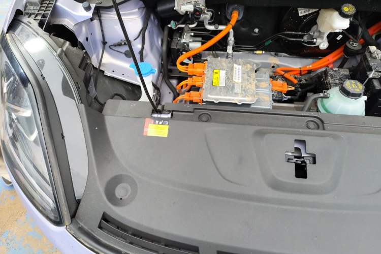 Used Wuling Bingo S 2025 Model 325km Flagship Edition Engine Bay Right