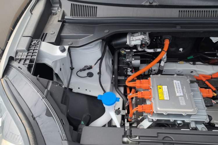 Used Wuling Bingo S 2025 Model 325km Flagship Edition Engine Bay Right