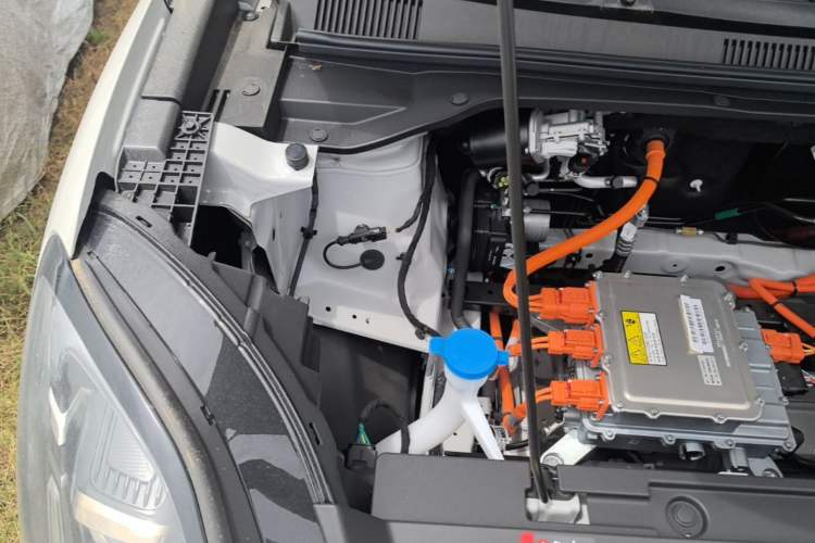 Used Wuling Bingo S 2025 Model 325km Flagship Edition Engine Bay Right