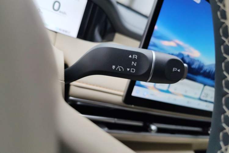 Used Wuling Bingo S 2025 Model 325km Flagship Edition Gear Lever