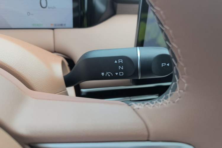 Used Wuling Bingo S 2025 Model 325km Flagship Edition Gear Lever