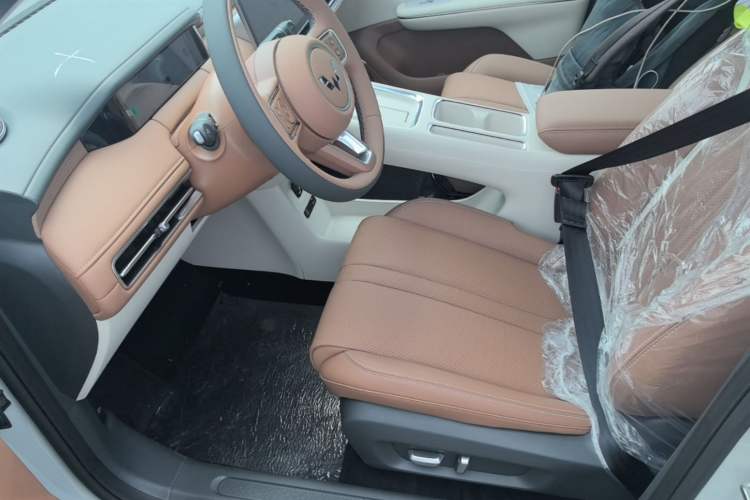 Used Wuling Bingo S 2025 Model 325km Flagship Edition Left Front Seat