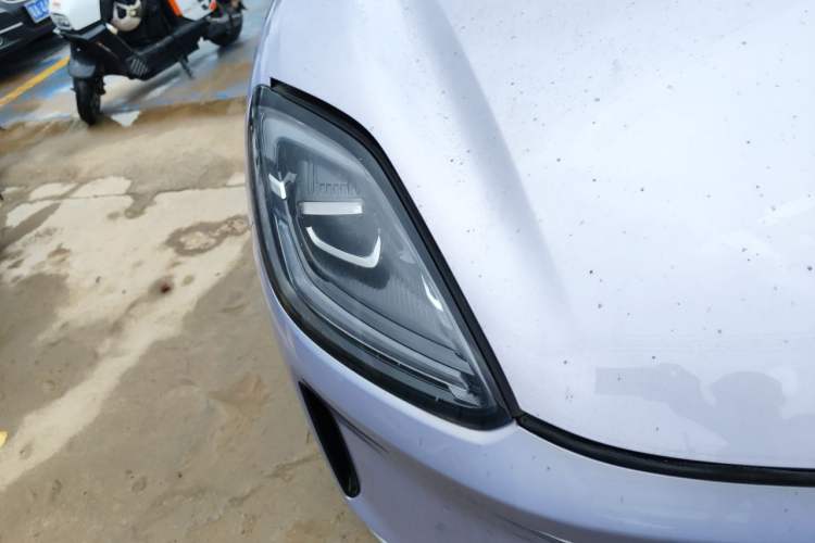 Used Wuling Bingo S 2025 Model 325km Flagship Edition Right Front Headlight
