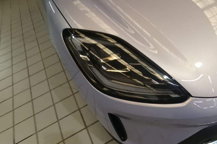 Used Wuling Bingo S 2025 Model 430km Flagship Edition Right Front Headlight