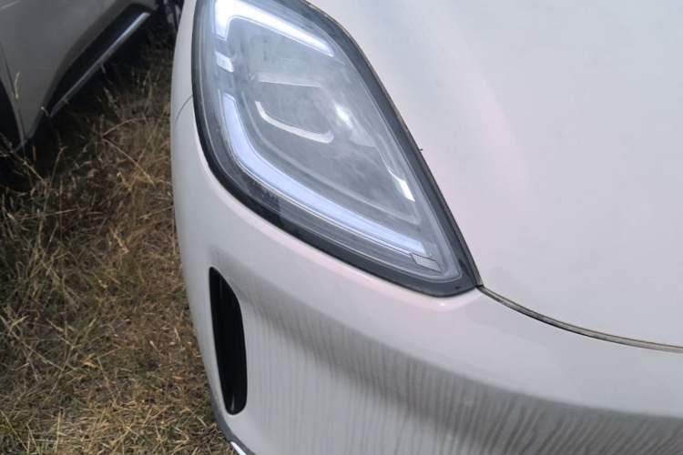 Used Wuling Bingo S 2025 Model 325km Flagship Edition Right Front Headlight