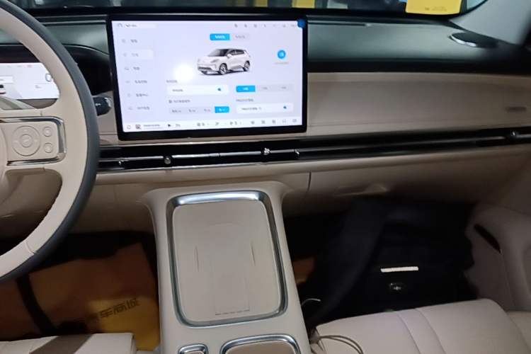 Used Wuling Bingo S 2025 Model 325km Flagship Edition Audio And AC Panel