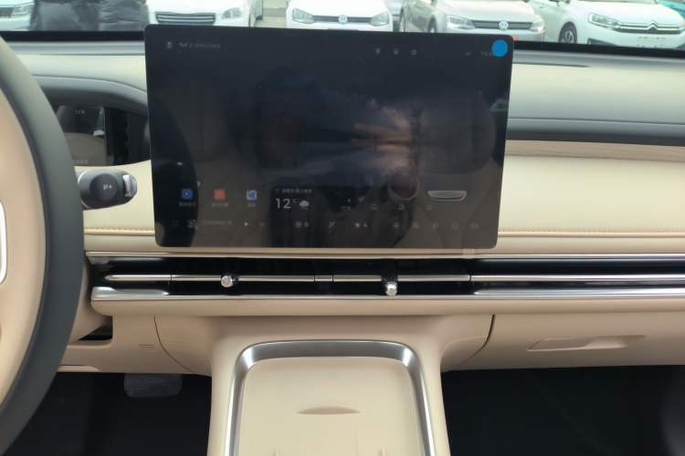 Used Wuling Bingo S 2025 Model 430km Flagship Edition Audio And AC Panel