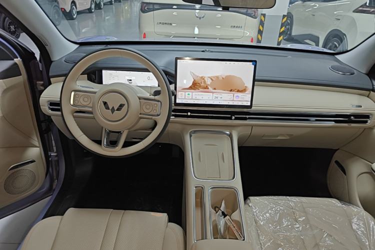 Used Wuling Bingo S 2025 Model 325km Deluxe Edition Center Console