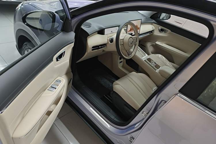 Used Wuling Bingo S 2025 Model 325km Deluxe Edition Driver Seat