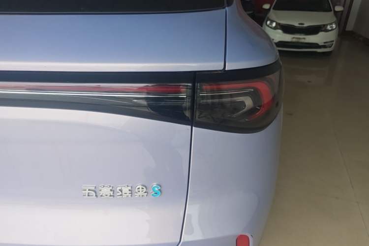 Used Wuling Bingo S 2025 Model 430km Flagship Edition Exterior 3